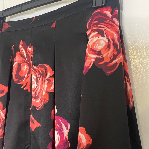 Eva Mendes Floral Skirt-8 - Picture 4 of 6